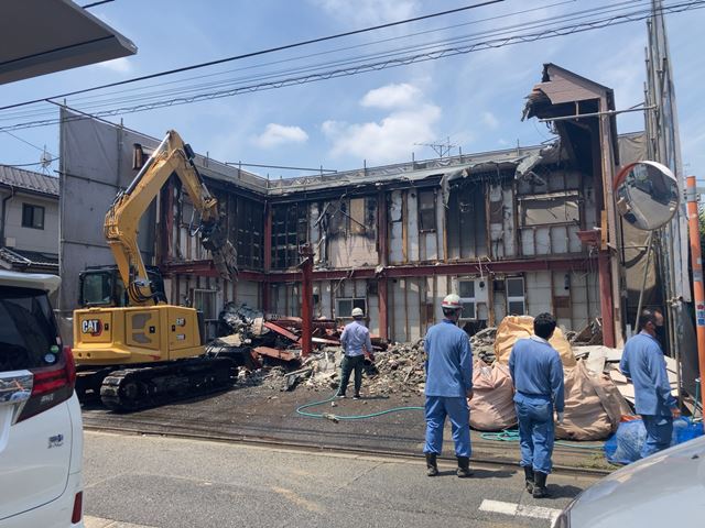 東京都練馬区立野町の軽量鉄骨造2階建て解体工事火災現場後の様子です。
